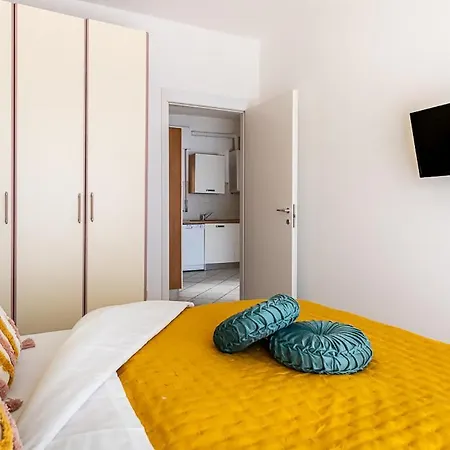 Apartman Bon Ton Vistamare / *
